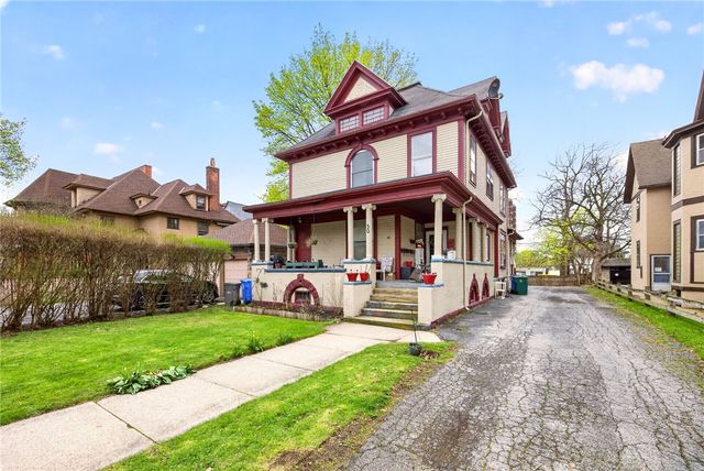 30 Strathallan Park, Rochester, NY 14607