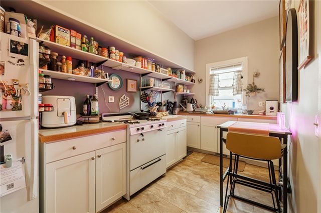 30 Strathallan Park, Rochester, NY 14607
