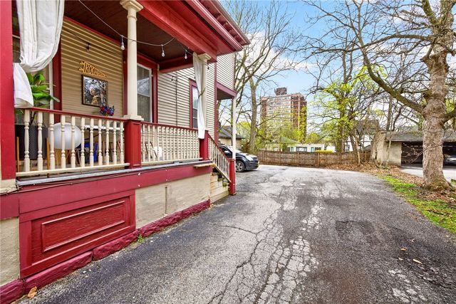 30 Strathallan Park, Rochester, NY 14607