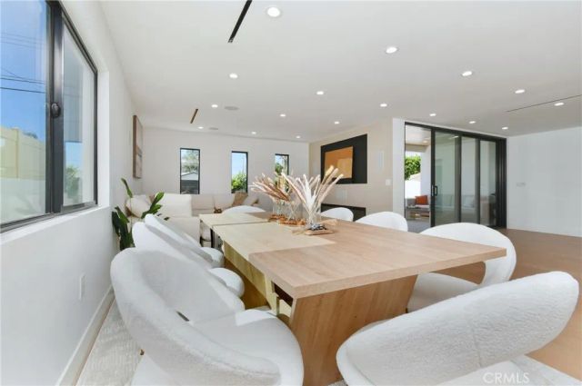 23409 Friar, Woodland Hills, CA 91367