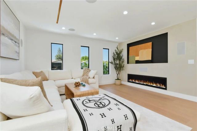 23409 Friar, Woodland Hills, CA 91367