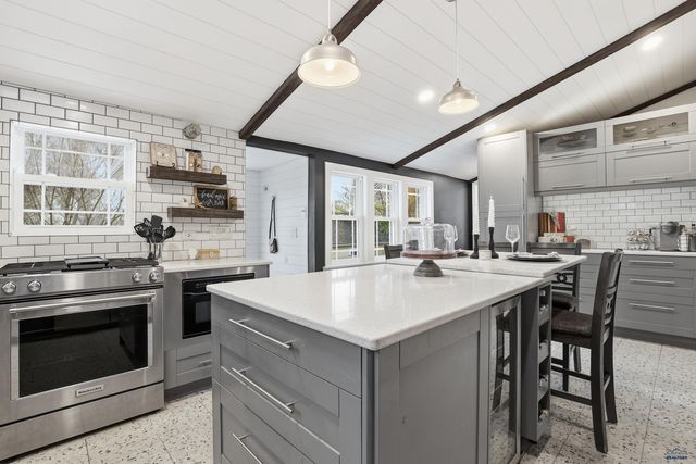 4239 CANYON LAKE DR, Rapid City, SD 57702