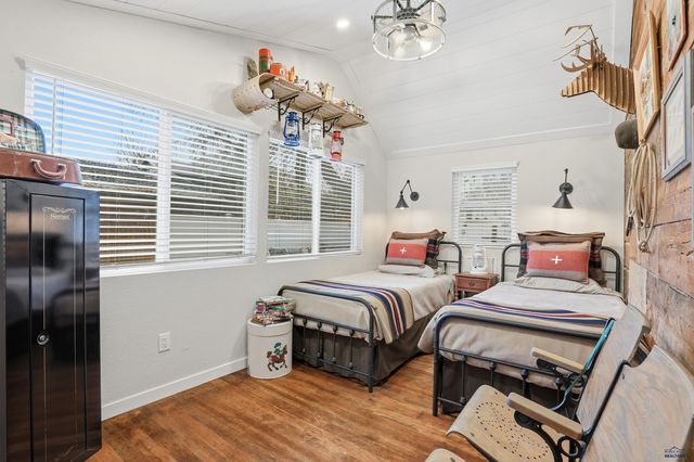 4239 CANYON LAKE DR, Rapid City, SD 57702