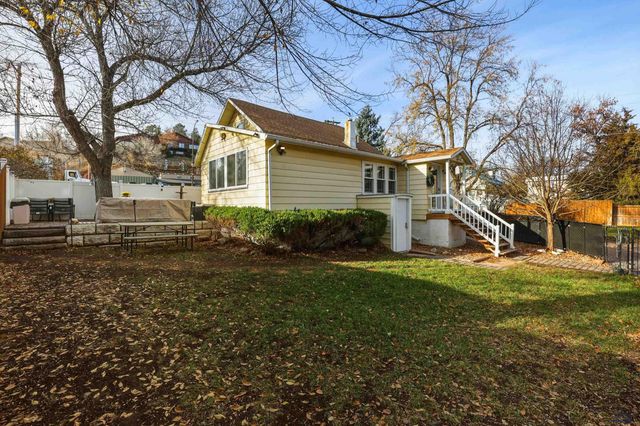 4239 CANYON LAKE DR, Rapid City, SD 57702