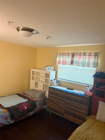 439 E MARTIN LUTHER KING JR DRIVE, Tarpon Springs, FL 34689