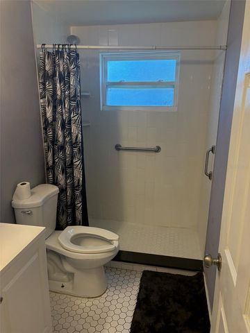 439 E MARTIN LUTHER KING JR DRIVE, Tarpon Springs, FL 34689