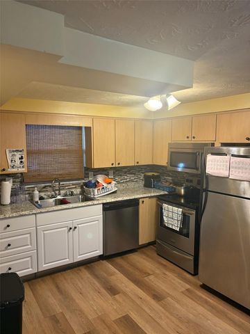 439 E MARTIN LUTHER KING JR DRIVE, Tarpon Springs, FL 34689