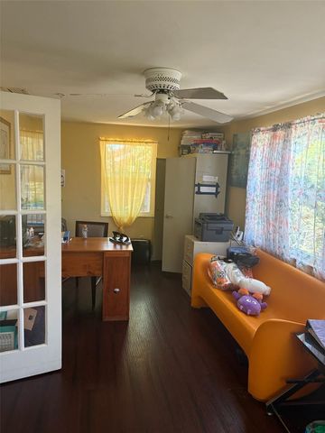 439 E MARTIN LUTHER KING JR DRIVE, Tarpon Springs, FL 34689