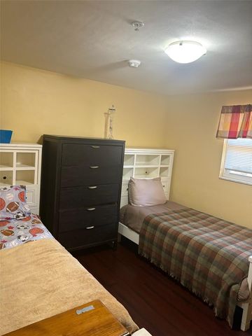439 E MARTIN LUTHER KING JR DRIVE, Tarpon Springs, FL 34689