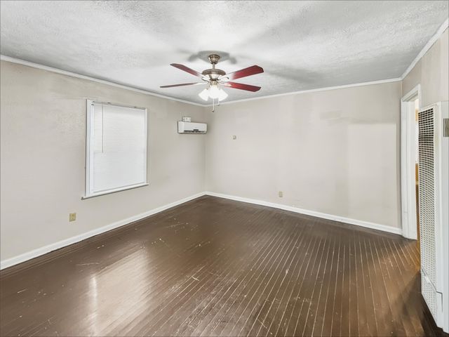 5013 Kessler Road, River Oaks, TX 76114
