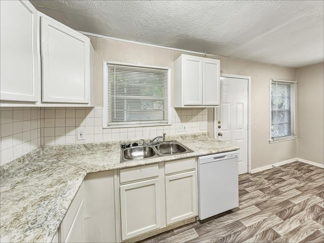 5013 Kessler Road, River Oaks, TX 76114