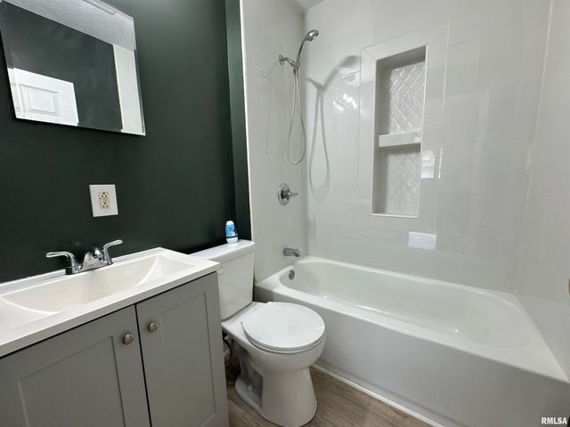 2804 N PEORIA Avenue, Peoria, IL 61603