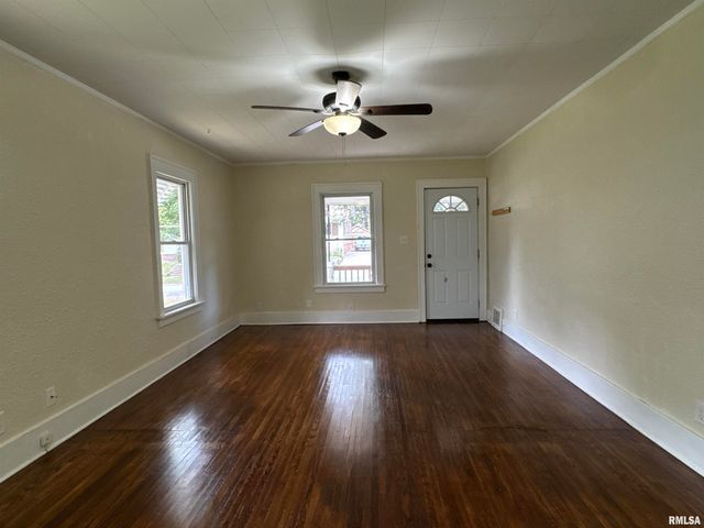 2804 N PEORIA Avenue, Peoria, IL 61603