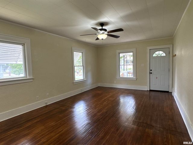 2804 N PEORIA Avenue, Peoria, IL 61603