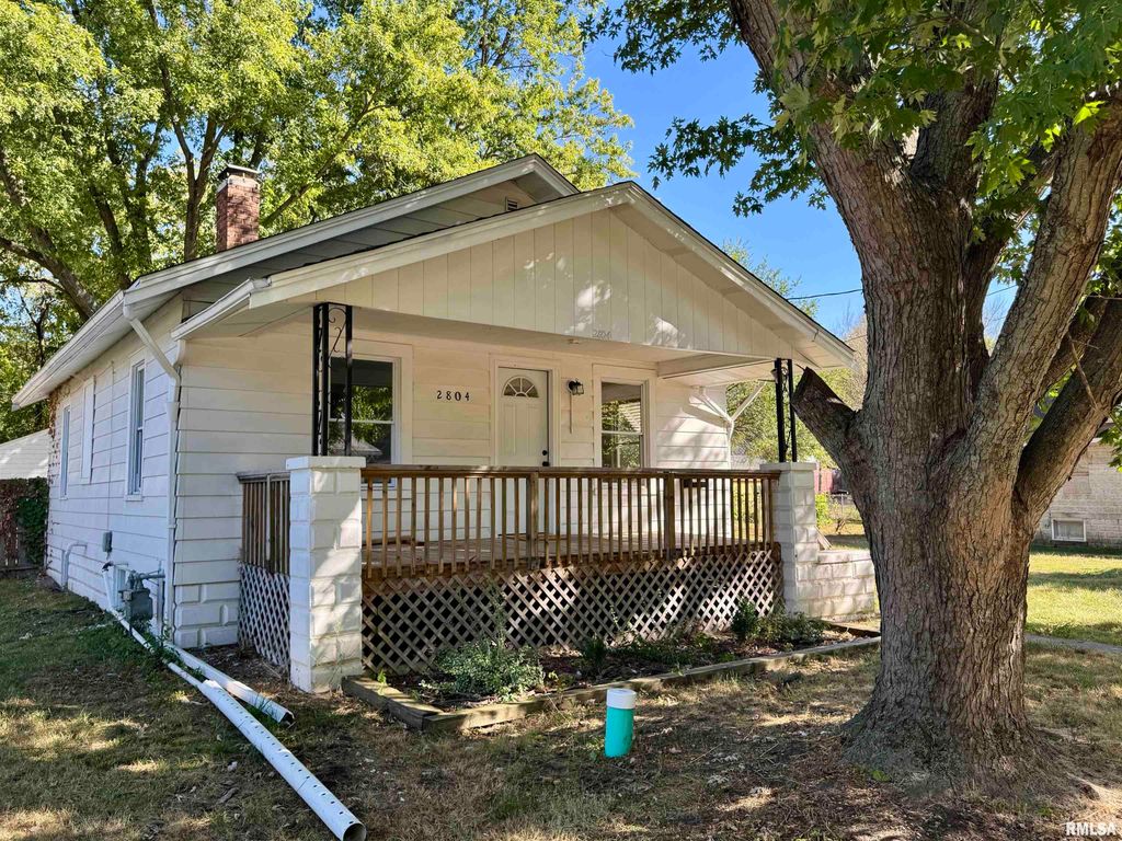 2804 N PEORIA Avenue, Peoria, IL 61603