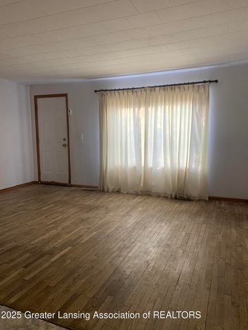 6421 S Washington Avenue, Lansing, MI 48911