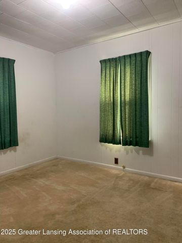 6421 S Washington Avenue, Lansing, MI 48911