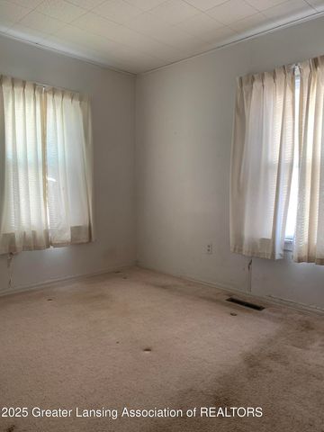 6421 S Washington Avenue, Lansing, MI 48911