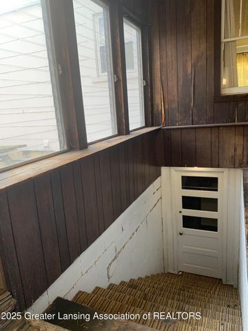 6421 S Washington Avenue, Lansing, MI 48911