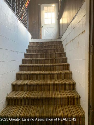 6421 S Washington Avenue, Lansing, MI 48911