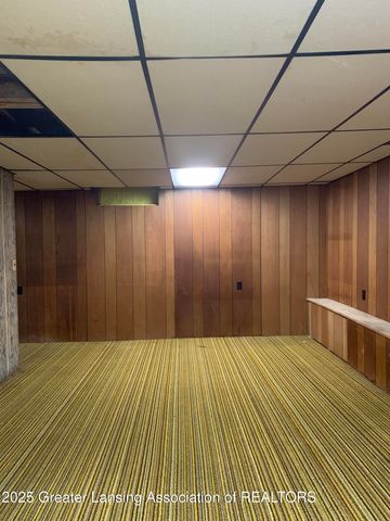 6421 S Washington Avenue, Lansing, MI 48911