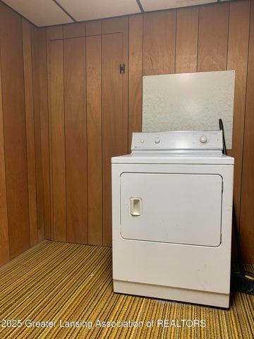 6421 S Washington Avenue, Lansing, MI 48911