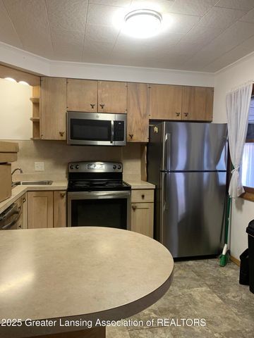 6421 S Washington Avenue, Lansing, MI 48911