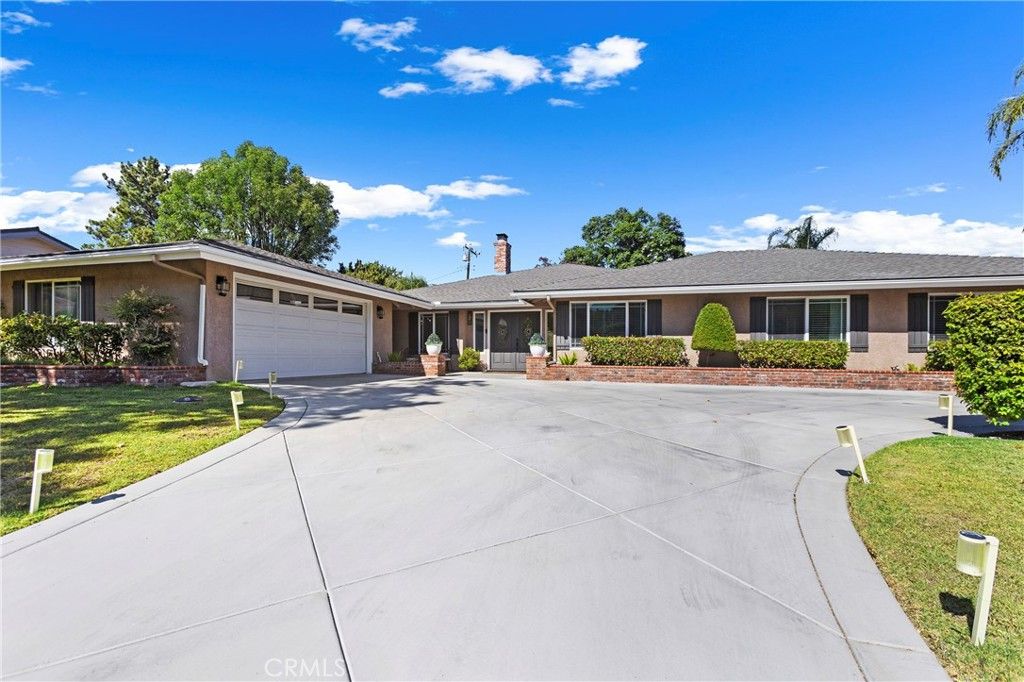 Image 4 of property listing at 220 Copa De Oro Drive, Brea, CA 92823