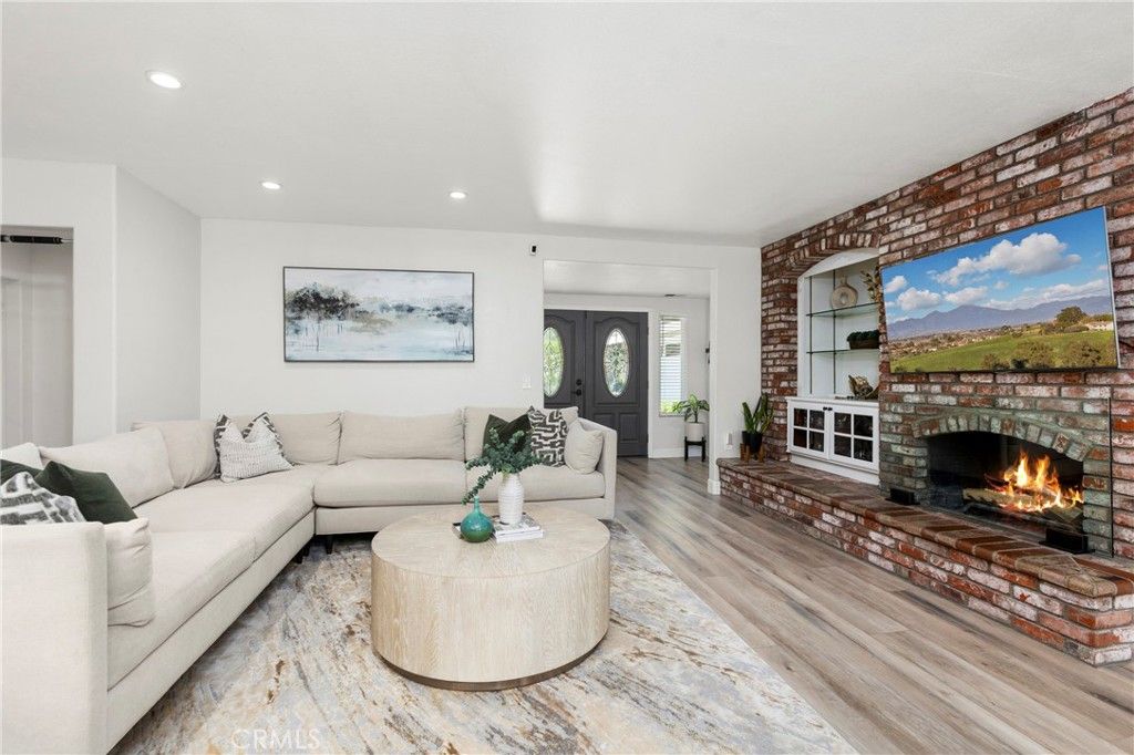 Image 7 of property listing at 220 Copa De Oro Drive, Brea, CA 92823