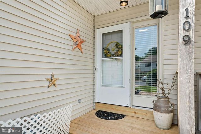 109 REGISTER DR, Newark, DE 19711