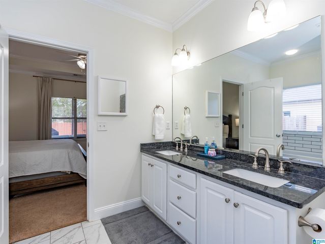 633 BARKLEY CIRCLE, Alabaster, AL 35007