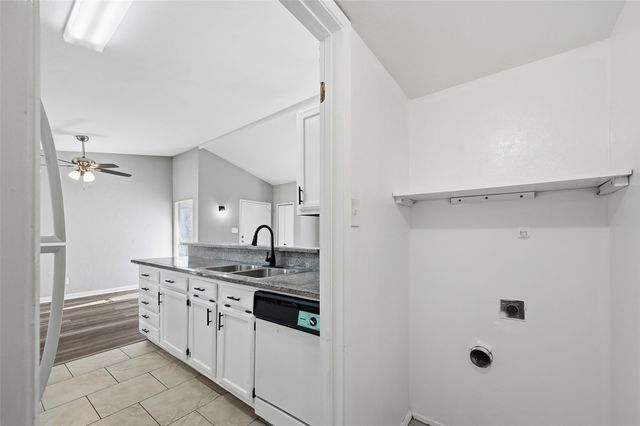 6078 Dooley Drive, The Colony, TX 75056