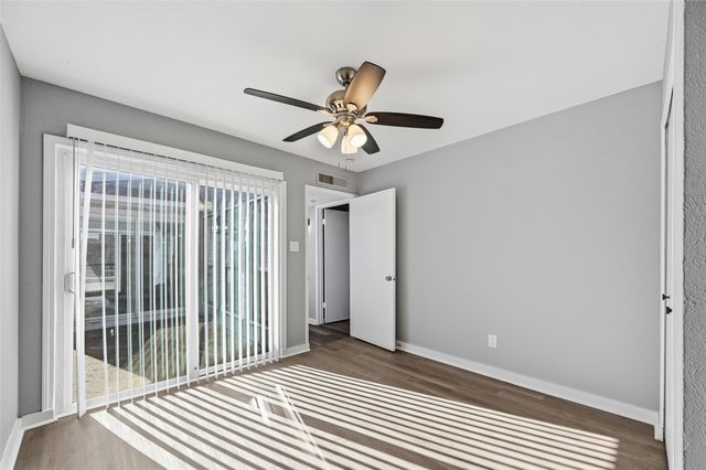 6078 Dooley Drive, The Colony, TX 75056