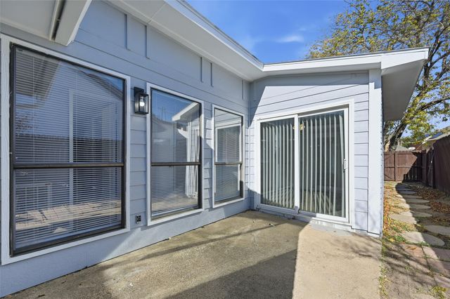 6078 Dooley Drive, The Colony, TX 75056