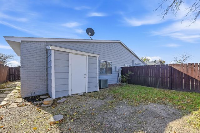 6078 Dooley Drive, The Colony, TX 75056