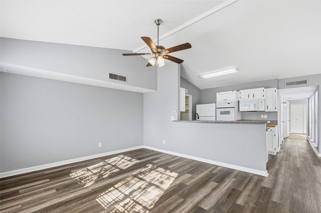 6078 Dooley Drive, The Colony, TX 75056