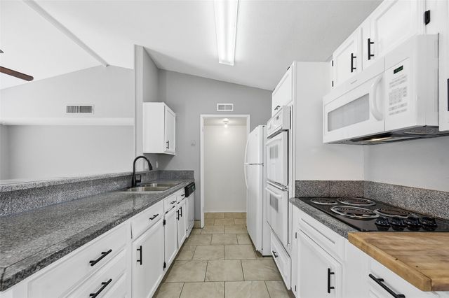 6078 Dooley Drive, The Colony, TX 75056