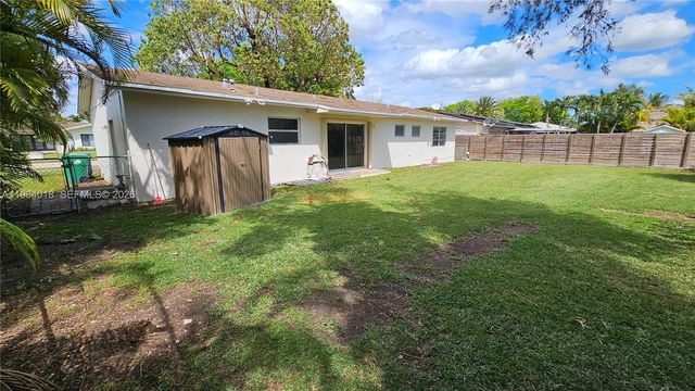12320 SW 105th St, Miami, FL 33186