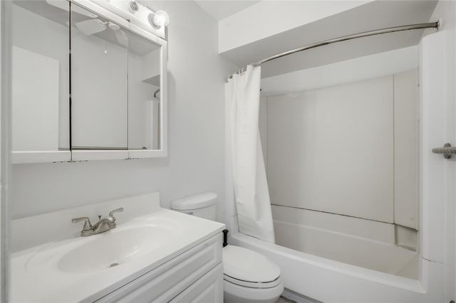 24862 US HIGHWAY 19 N 204, Clearwater, FL 33763