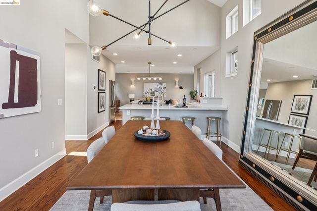 7084 Westmoorland Dr, Berkeley, CA 94705