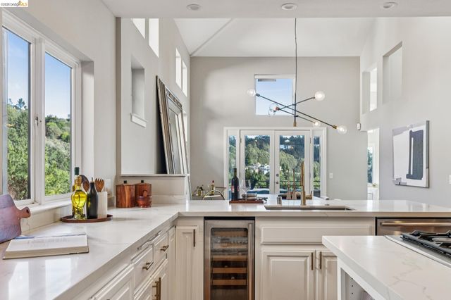 7084 Westmoorland Dr, Berkeley, CA 94705