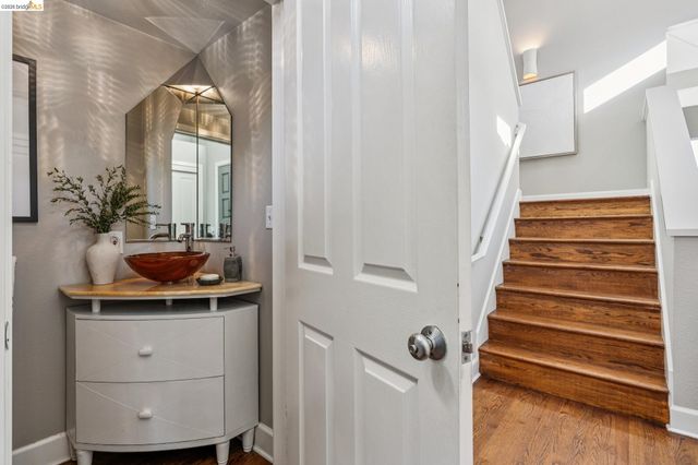 7084 Westmoorland Dr, Berkeley, CA 94705