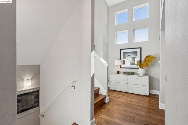 7084 Westmoorland Dr, Berkeley, CA 94705