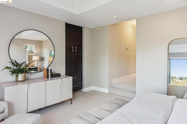 7084 Westmoorland Dr, Berkeley, CA 94705