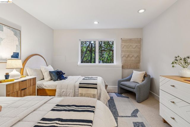 7084 Westmoorland Dr, Berkeley, CA 94705