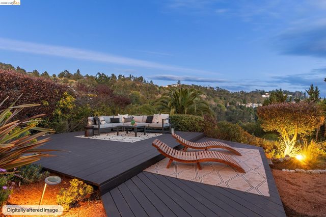 7084 Westmoorland Dr, Berkeley, CA 94705