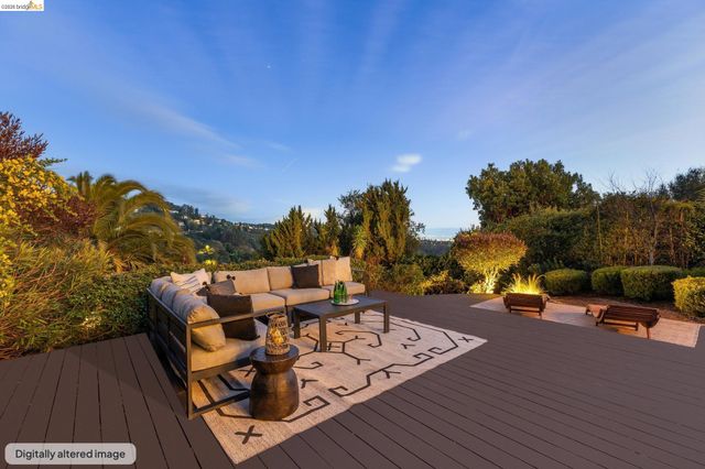 7084 Westmoorland Dr, Berkeley, CA 94705