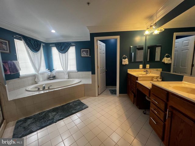 6810 ASHLEYS CROSSING CT, Temple Hills, MD 20748