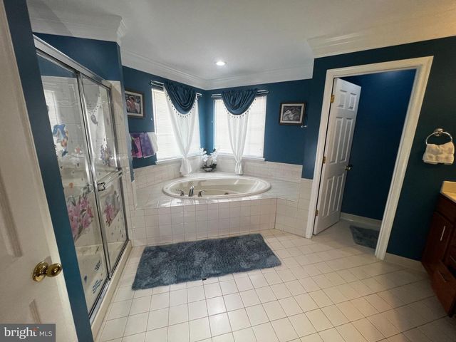 6810 ASHLEYS CROSSING CT, Temple Hills, MD 20748