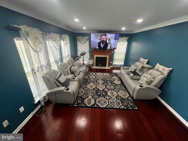 6810 ASHLEYS CROSSING CT, Temple Hills, MD 20748